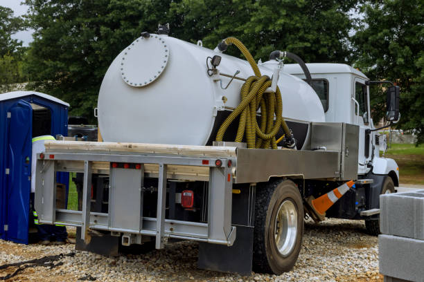 Best Portable restroom trailer rental  in Bonnie Brae, IL